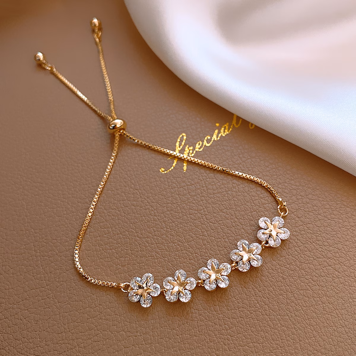  Bracelet